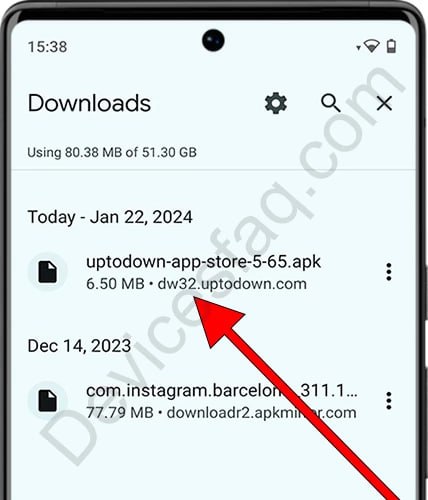 اضغط على ملف APK